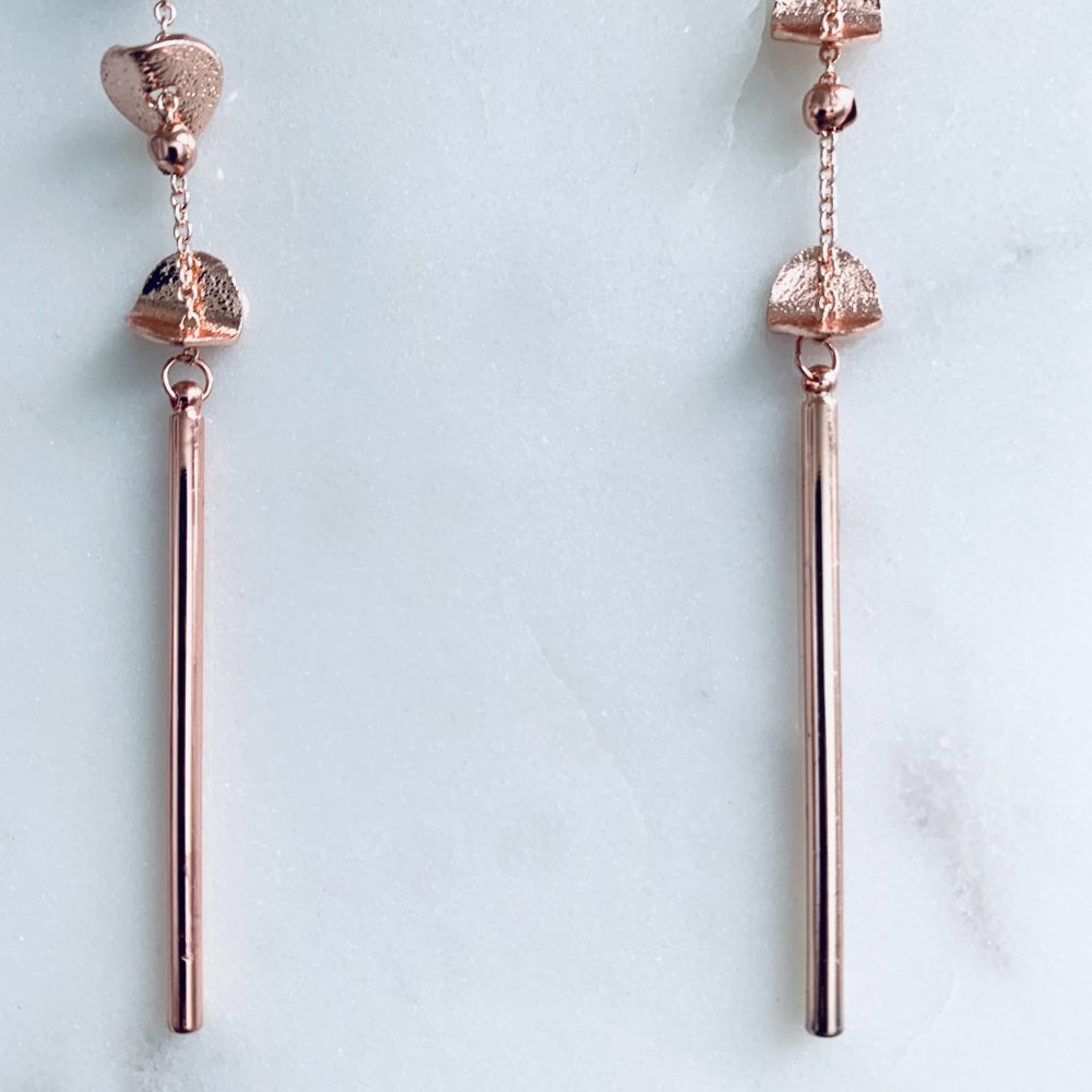 Calisades Long Simple Dangle Drop Statement - image 3